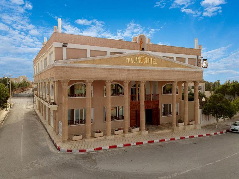 Trajan Hotel Timgad Bagian luar foto