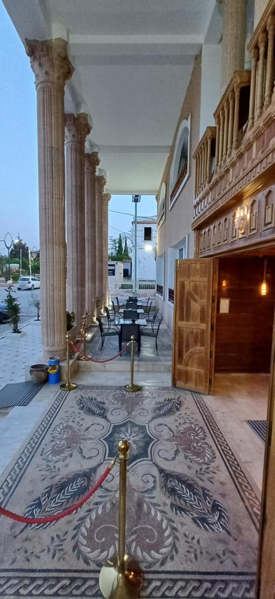 Trajan Hotel Timgad Bagian luar foto