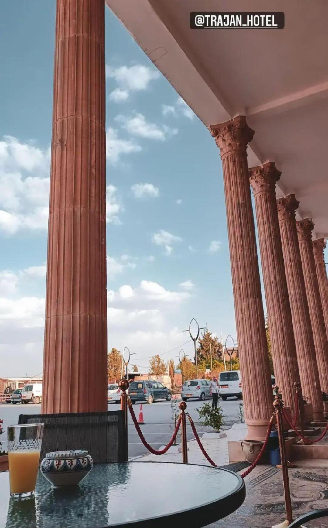 Trajan Hotel Timgad Bagian luar foto